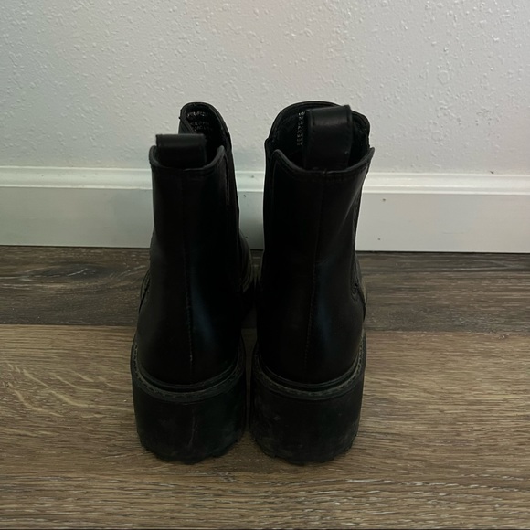 Steve Madden Trap Black Booties - Picture 3 of 6